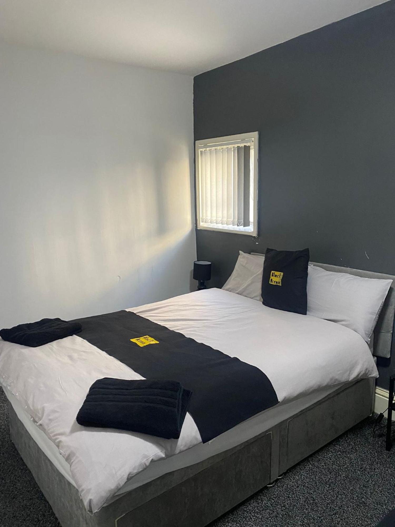 Black Ocean Holiday Apartments 黑潭 外观 照片